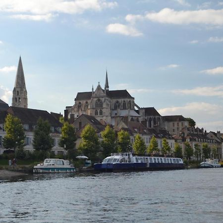 Gite Les Robins Vergigny Exterior photo